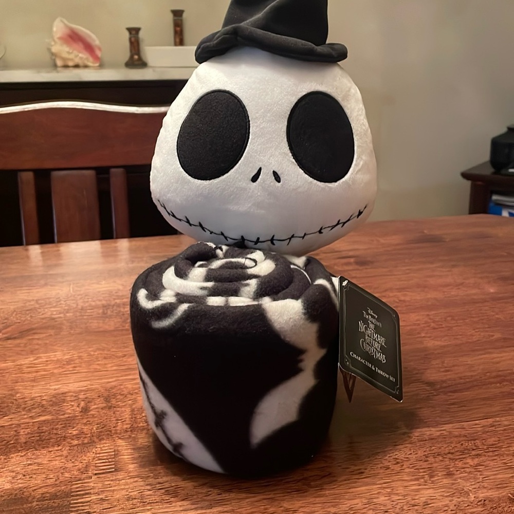 The Nightmare Before Christmas character and throw set